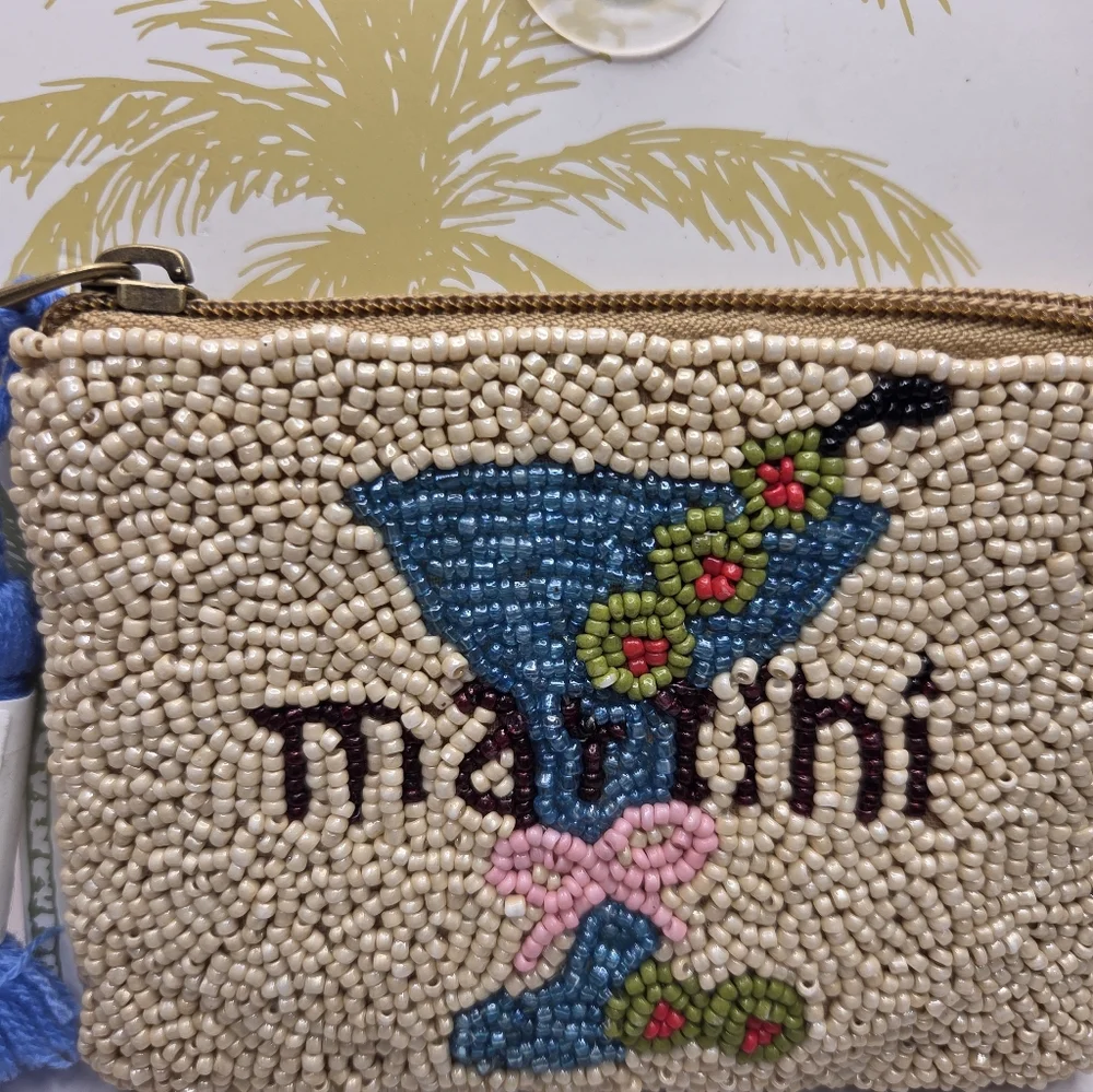 💚▪️America & Beyond ▪️Tan Beaded Martini Coin Pouch